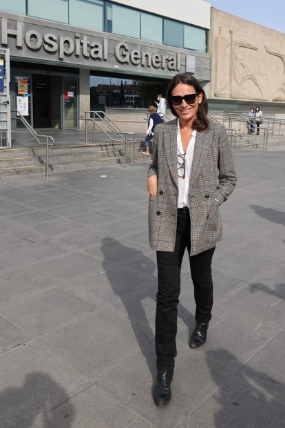 Laura Ponte saliendo del hospital