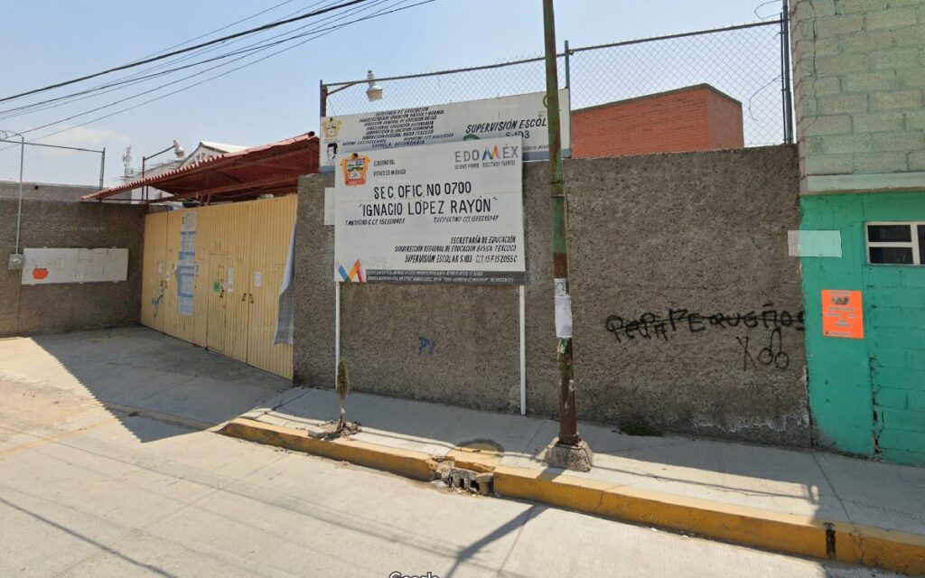 Le piden la tarea y alumno acuchilla a su maestra en secundaria de Chimalhuacán