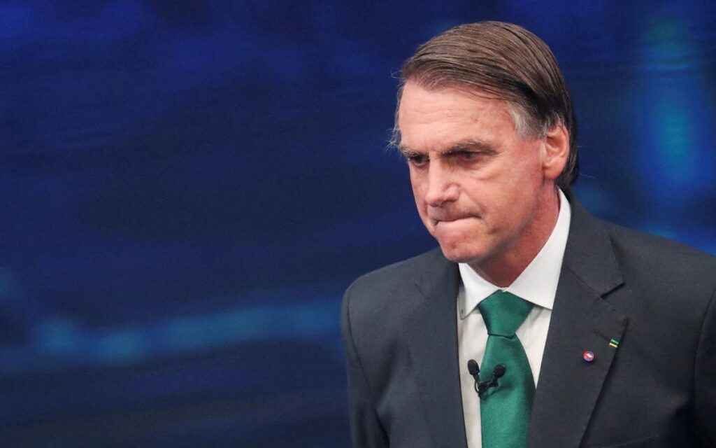 Llaman 'depravado' y pedófilo' a Bolsonaro por comentarios sobre adolescentes