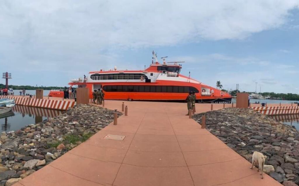 Llega primer ferri para viajes turísticos a San Blas