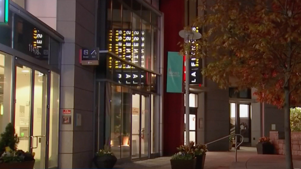 Lo acusan por violar mujeres en un LA Fitness en Maryland