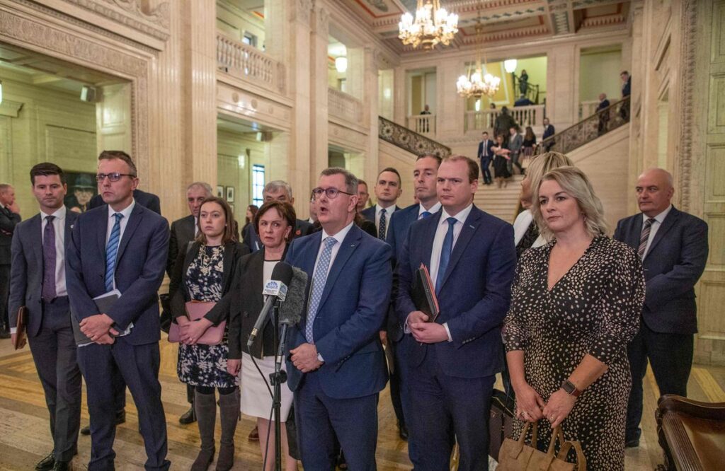 Los unionistas bloquean la formación de gobierno en Irlanda del Norte y abocan a nuevas elecciones