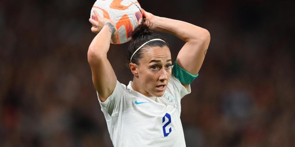 Lucy Bronze replica a Casillas: "Falta más educación"