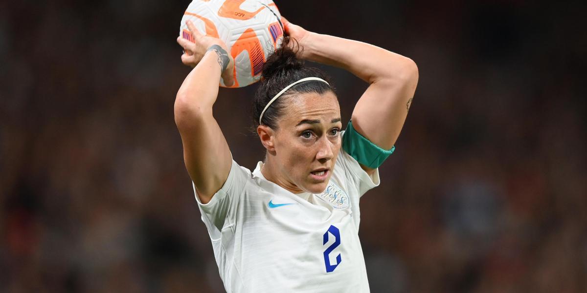 Lucy Bronze replica a Casillas: "Falta más educación"