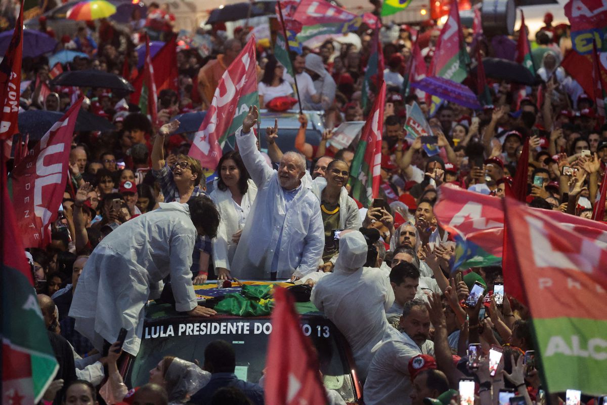 Lula y Michelle Bolsonaro apuran las horas para conseguir votos en Minas Gerais, indispensable para ganar
