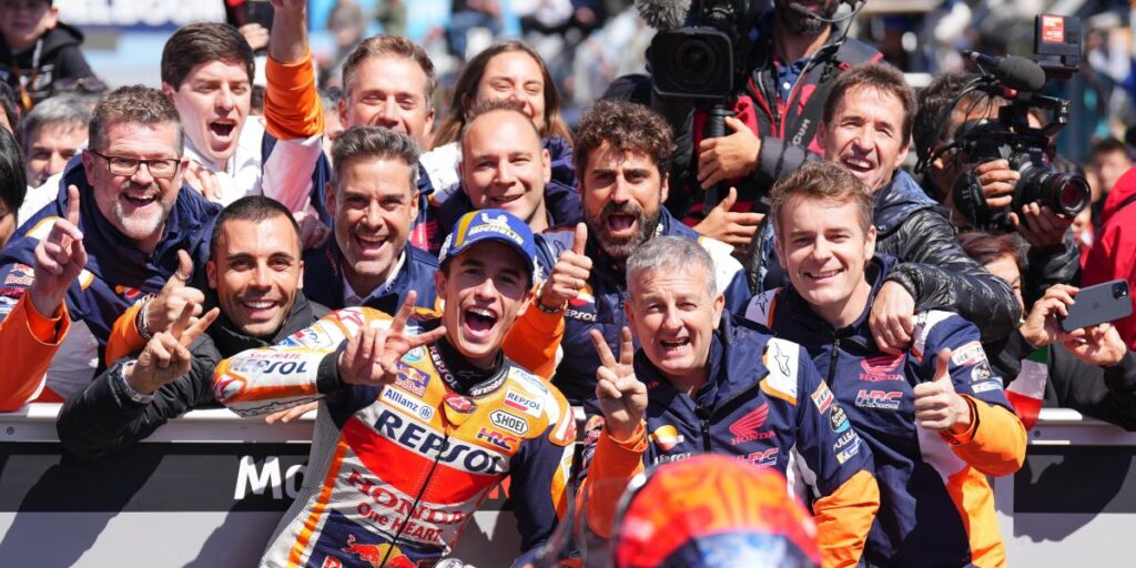 Marc Márquez, 'desatado' para celebrar su segundo puesto en Australia