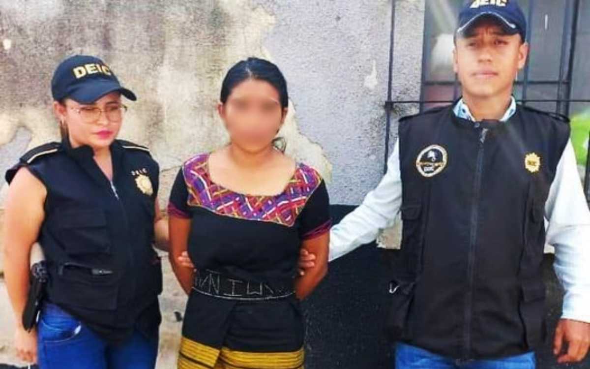 Mató a su esposo en defensa propia; el sujeto quemó a su bebé con atole hirviendo