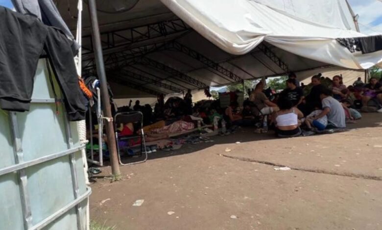 Migrantes venezolanos denuncian persecución y violaciones de parte del INM en Tapanatepec, Oaxaca