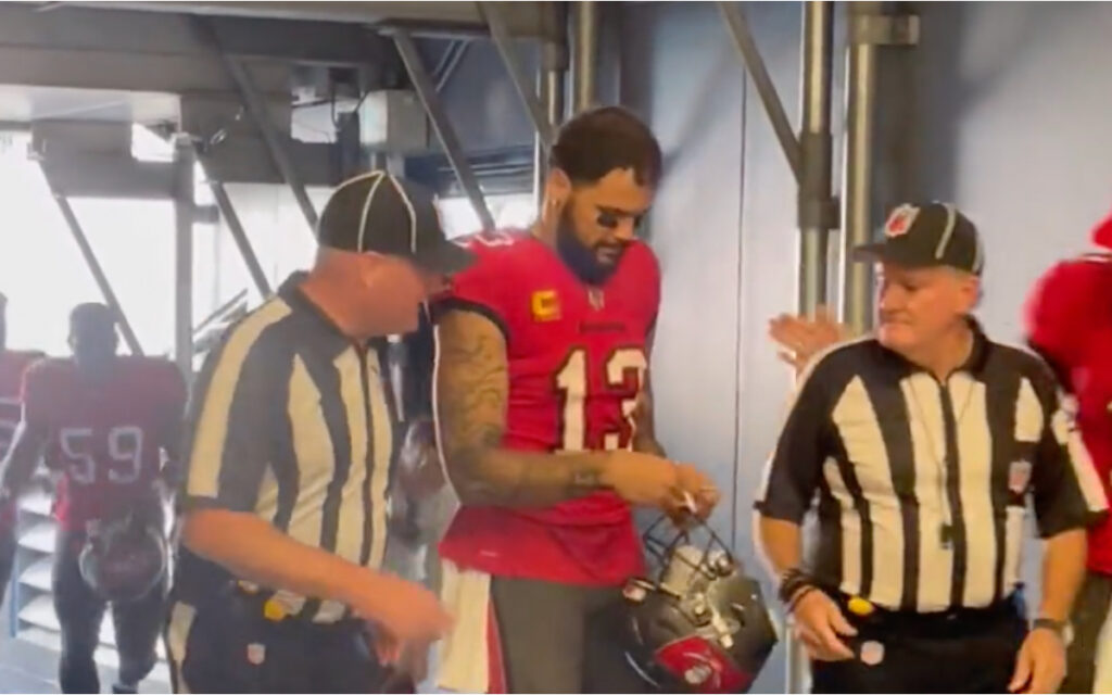 NFL: Mike Evans 'no dio autógrafo' a árbitros tras el partido del domingo | Video