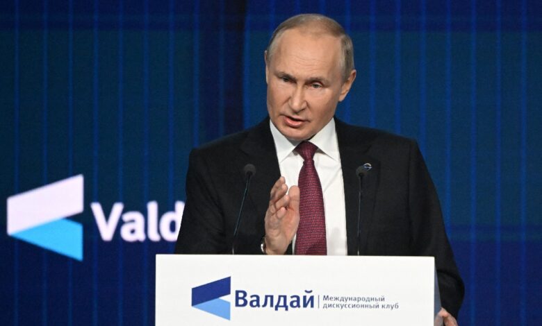 Occidente está participando de 'un juego peligroso, sangriento y sucio': Vladimir Putin