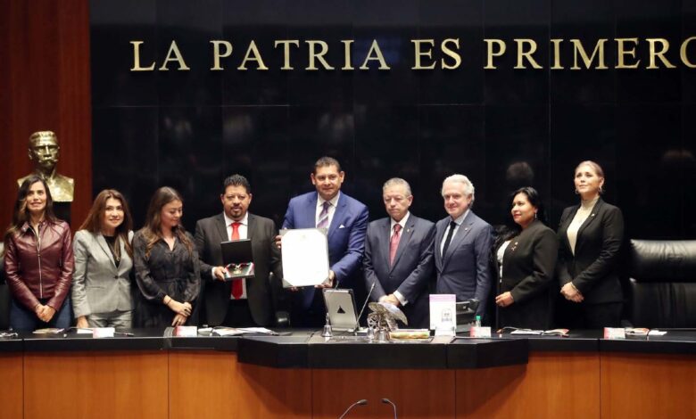 Otorgan Medalla Belisario Domínguez 2020 al sector salud por combate a pandemia