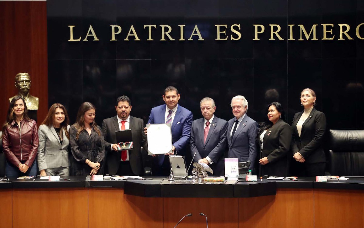 Otorgan Medalla Belisario Domínguez 2020 al sector salud por combate a pandemia