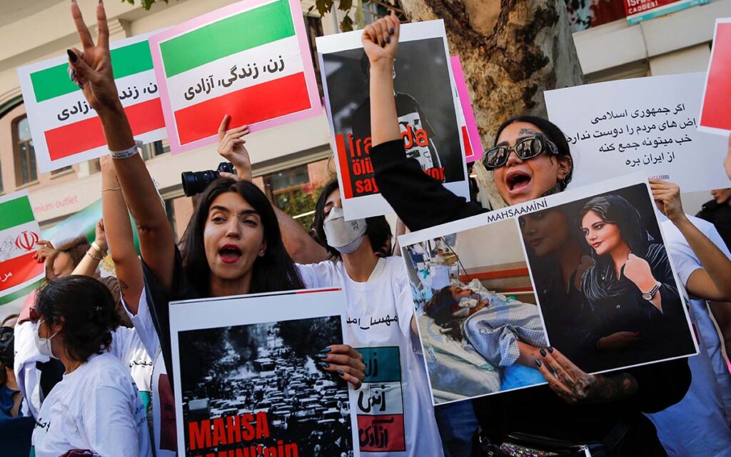 Parlamento Europeo reclama sanciones por la muerte de Mahsa Amini en Irán