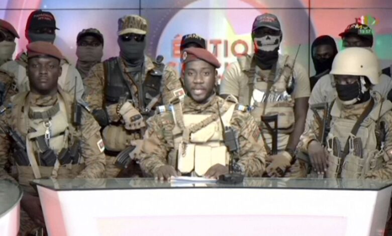 Partidarios del golpe de Estado en Burkina Faso atacan la Embajada de Francia en Uagadugú
