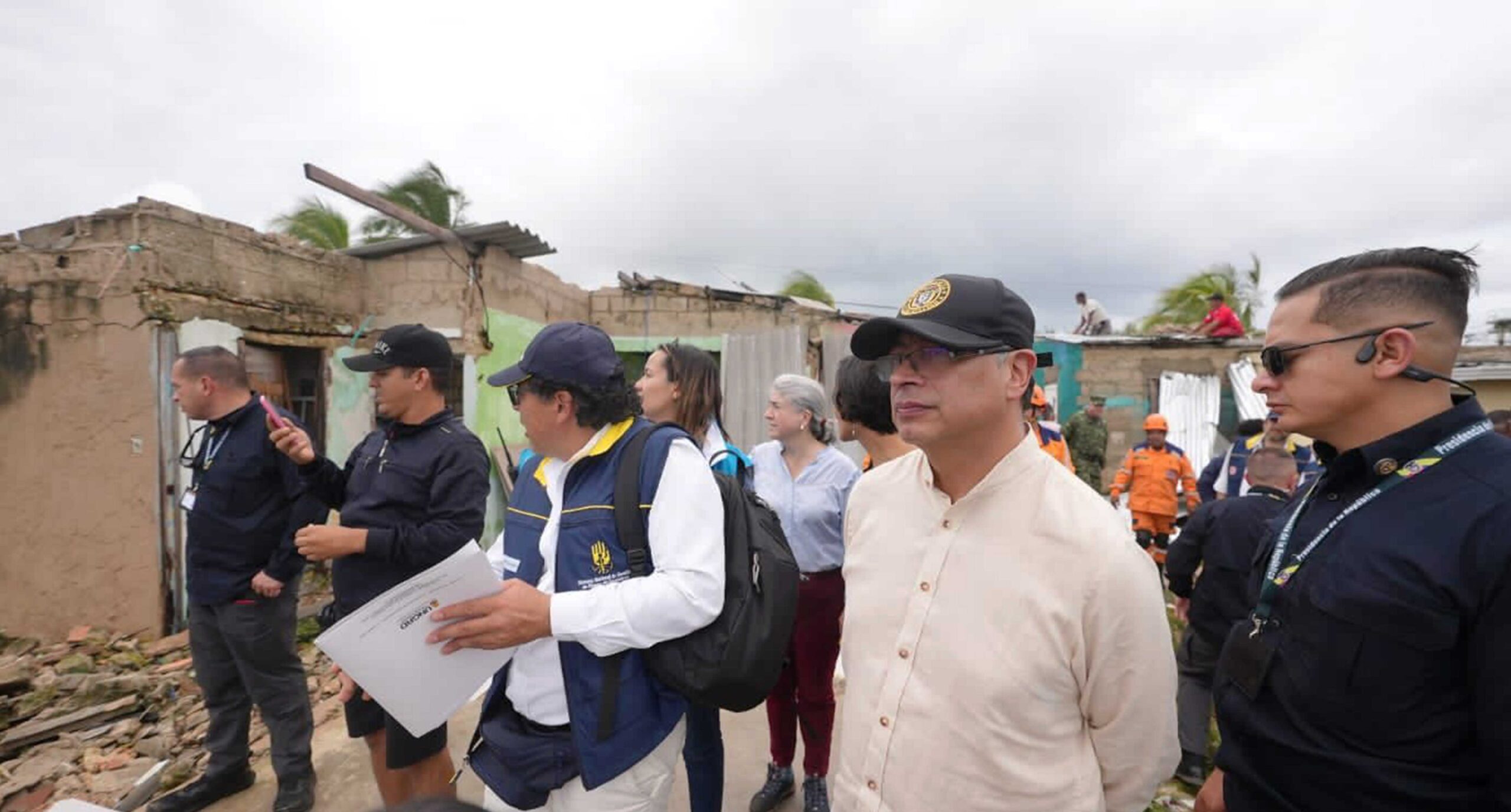 Petro evalúa los daños ocasionados en San Andrés tras el paso del huracán Julia
