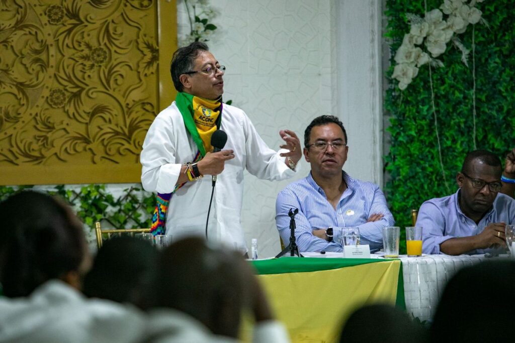 Petro y la enigmática búsqueda de un “enemigo interno”