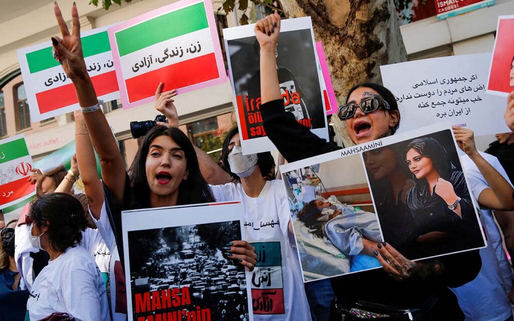 Pone Europa en 'lista negra' a dirigentes de Irán por represión tras muerte de Mahsa Amini