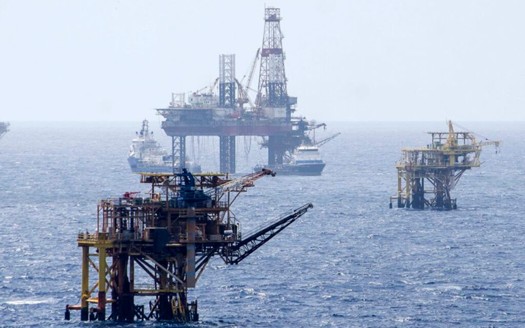 Precio del petróleo mexicano caerá en 2023, advierte Hacienda