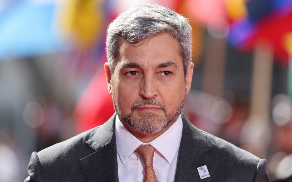 Presidente de Paraguay nombra a ministro de Justicia... y lo destituye horas después
