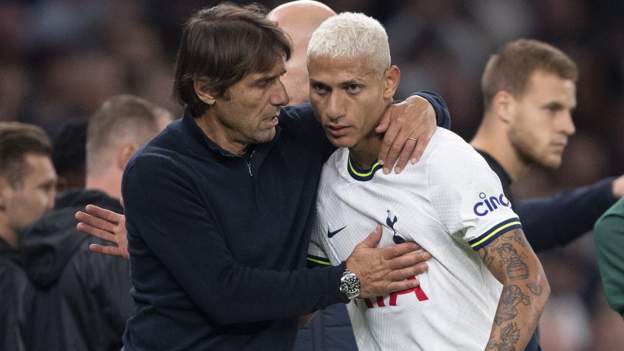 Richarlison de Brasil debería estar en forma para la Copa del Mundo, dice el técnico del Tottenham, Antonio Conte