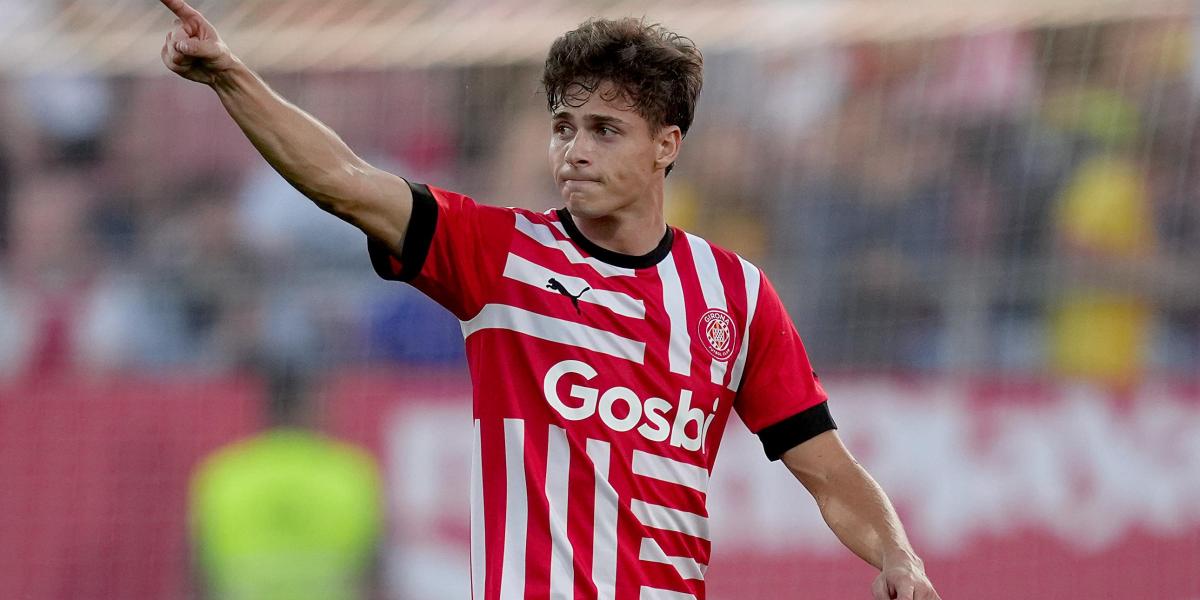 Rodrigo Riquelme marca el que puede ser uno de los mejores goles del curso