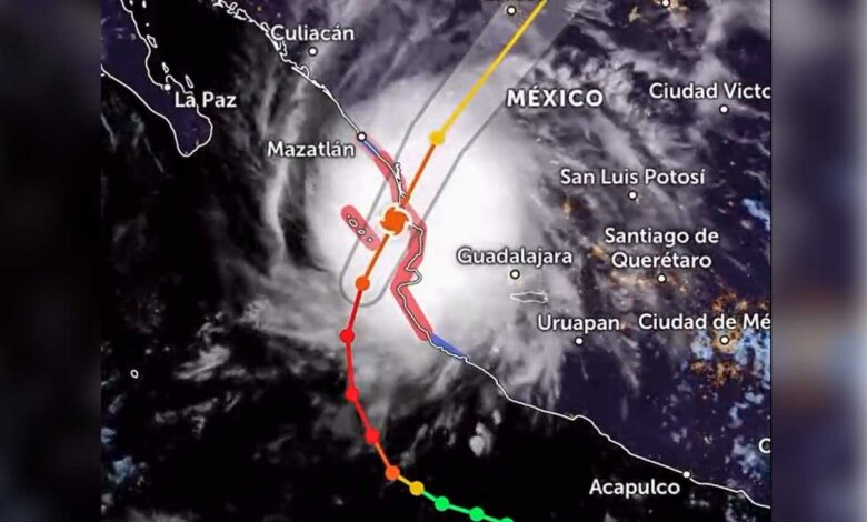 'Roslyn' toca tierra en Nayarit como huracán categoría 3; conoce su trayectoria