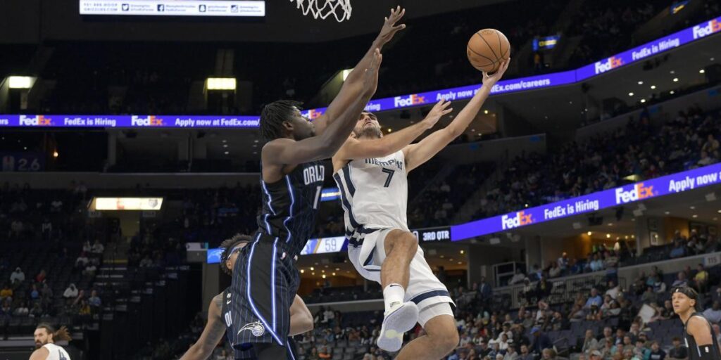 Santi Aldama se sale de nuevo