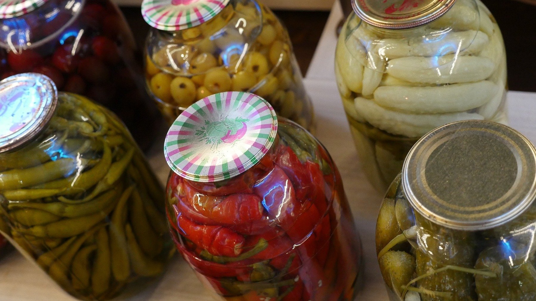 Si ves esto en los botes de conserva, tíralos de inmediato