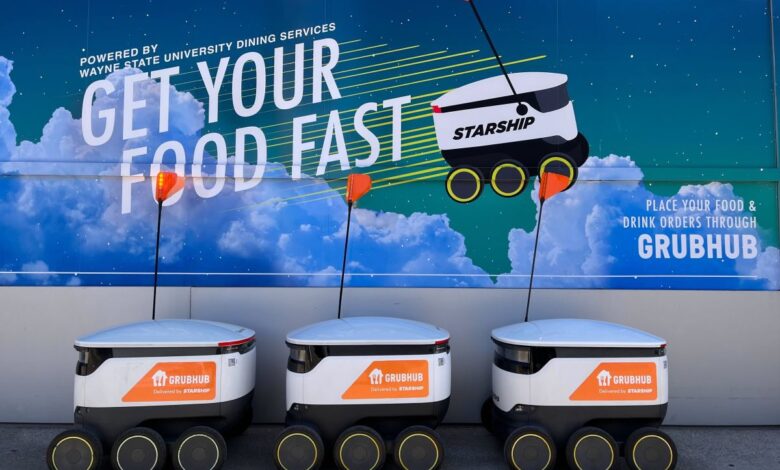 Starship se asocia con Grubhub para llevar bots de acera a las universidades