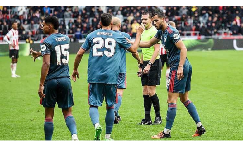 Sufre 'Chaquito' injusticia en la Eredivisie: gol anulado y amonestación | Video