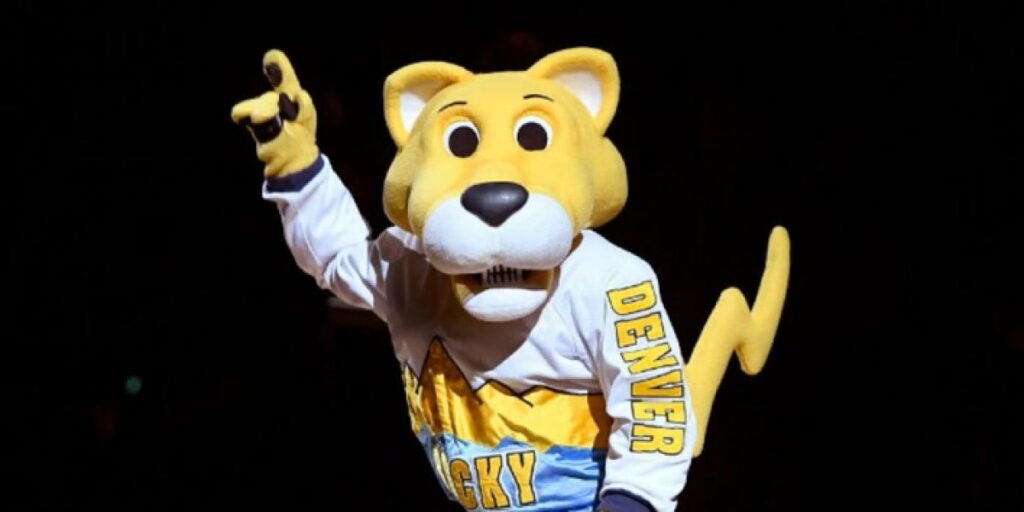 Surrealista: ¡una mascota de la NBA cobra el triple que la mejor jugadora de la WNBA!