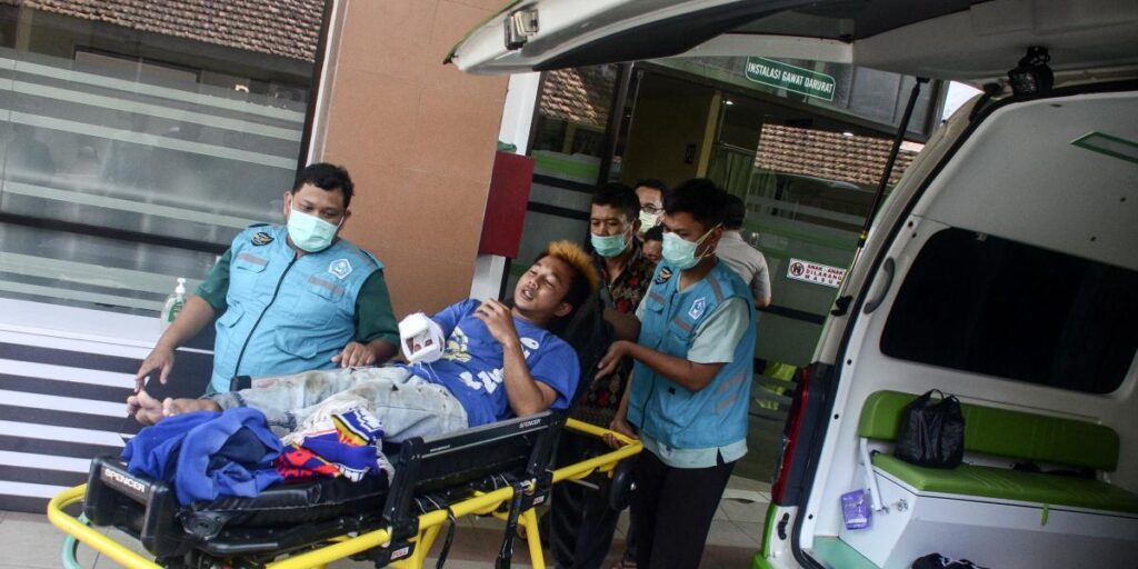 Tragedia en un campo de fútbol en Indonesia