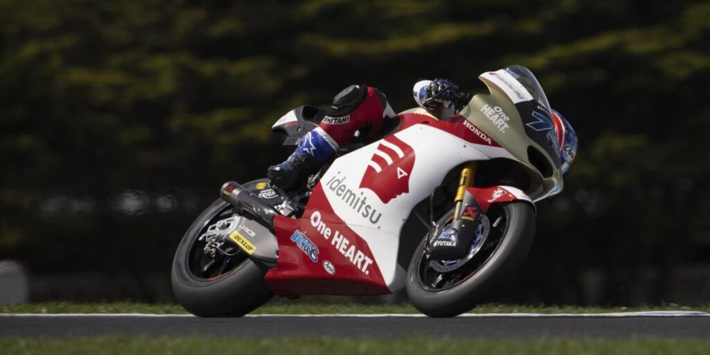 Un Ogura muy fino se lleva la pole en Sepang