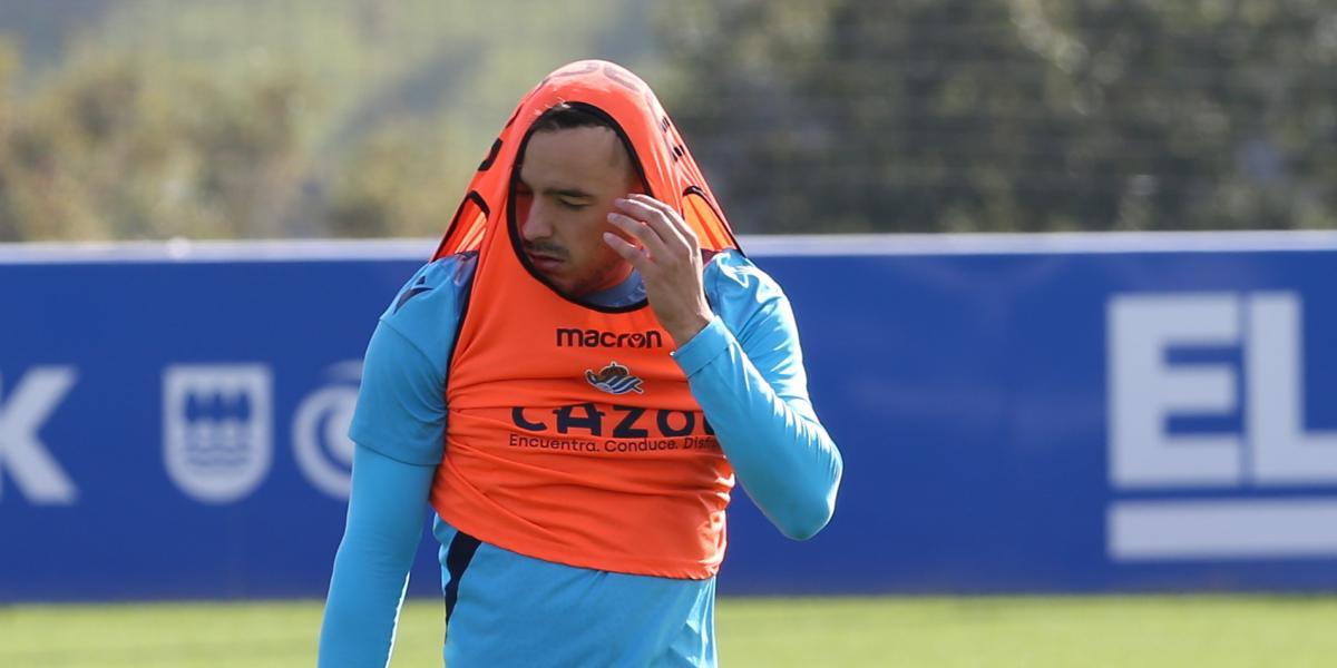 Un esguince de Gorosabel, vía libre para Sola