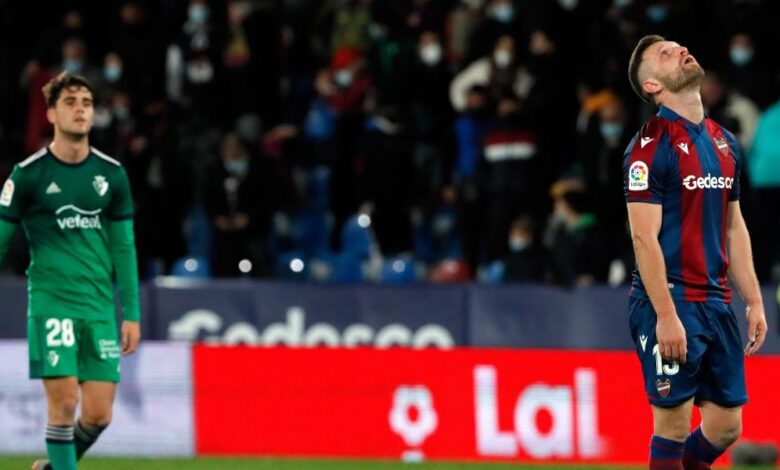 Un partido de sanción a Mustafi