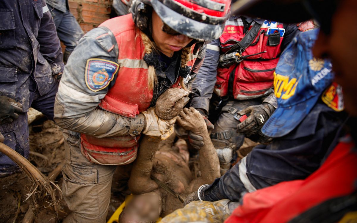 Venezuela reporta 22 muertos y 52 desaparecidos por un deslave