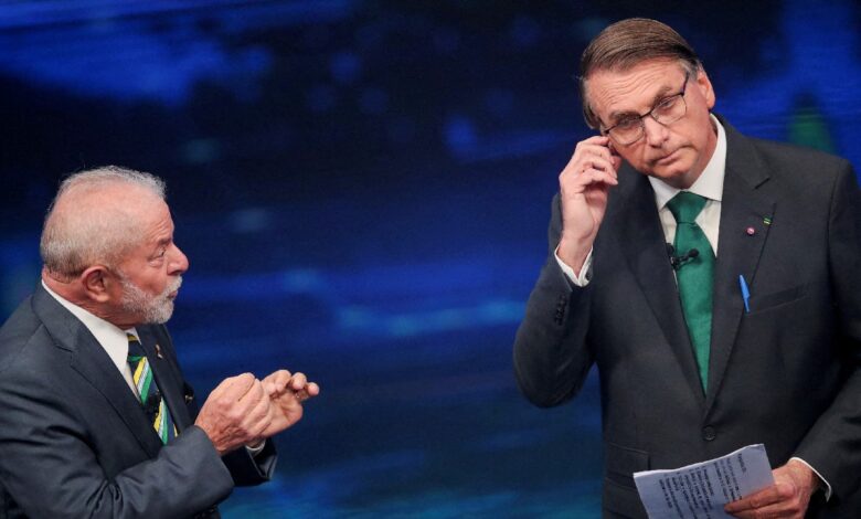 Ventaja de Lula sobre Bolsonaro se reduce a días de la segunda vuelta electoral en Brasil