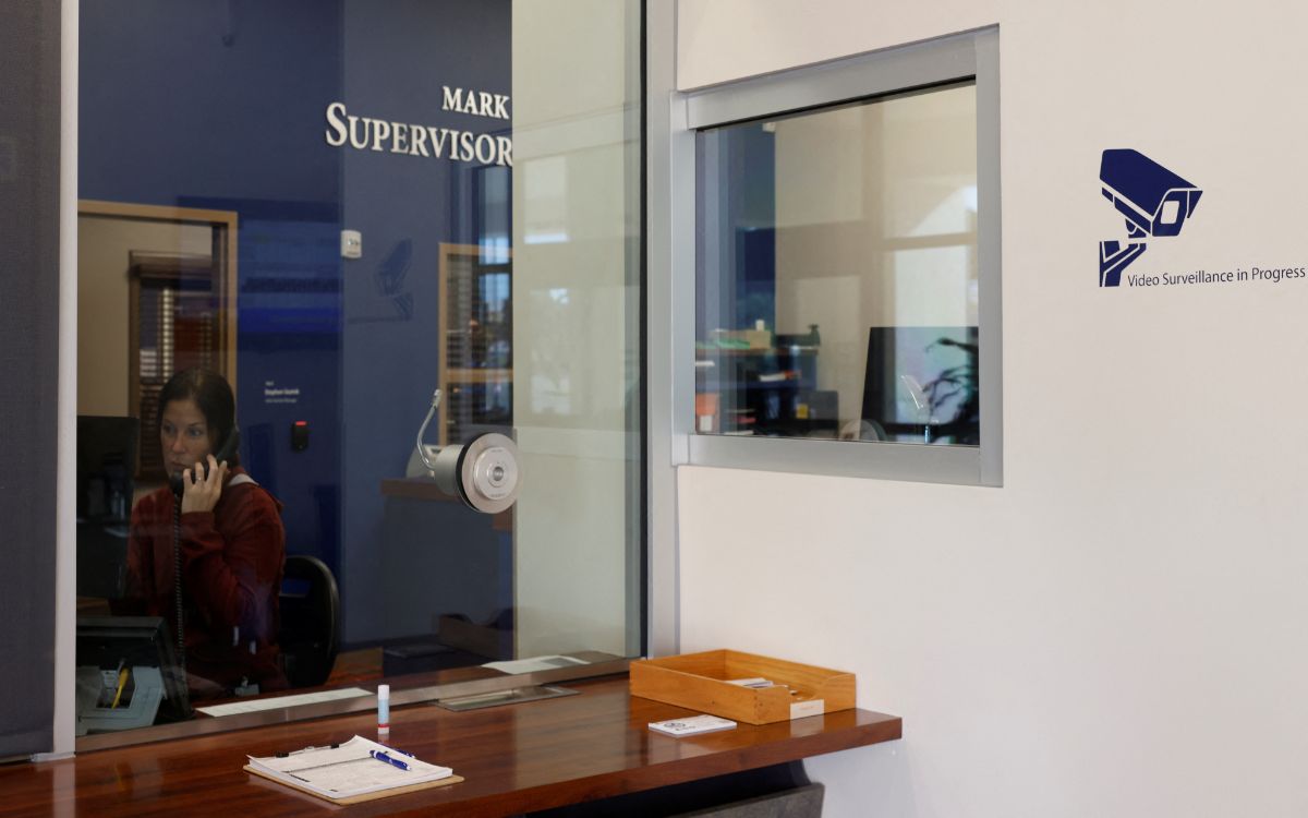 Vidrios blindados y guardias protegerán casillas en elecciones de EU