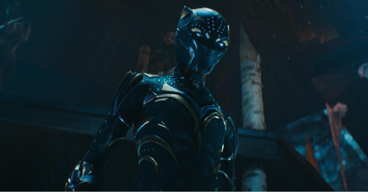 Mira el video musical “Lift Me Up” de Rihanna