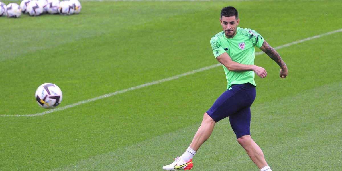 Yuri Berchiche y Vivian se incorporan al grupo