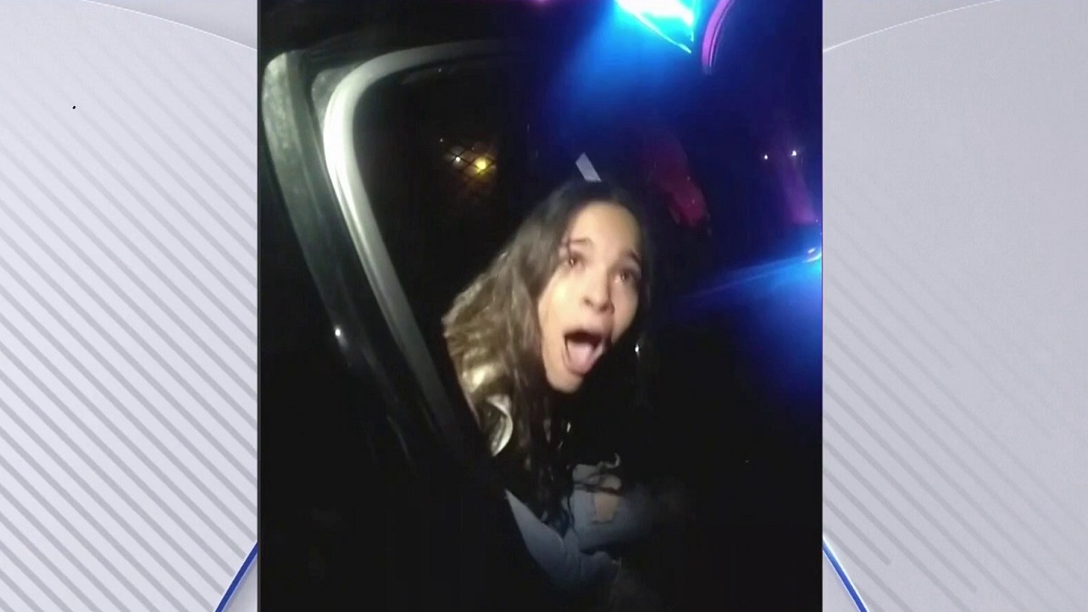 adolescente demanda a la policía por supuesto uso de fuerza excesiva