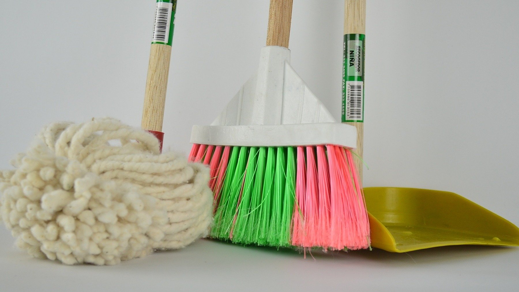 cómo evitar que la escoba se llene de pelusas