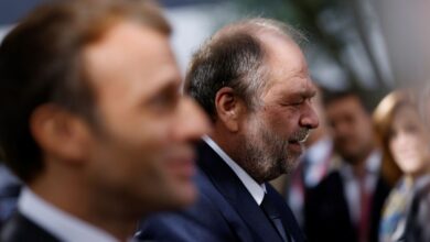 https://elpais.com/internacional/2022-10-03/la-justicia-francesa-apunta-a-dos-estrechos-colaboradores-de-macron-por-dos-casos-de-conflictos-de-interes.html