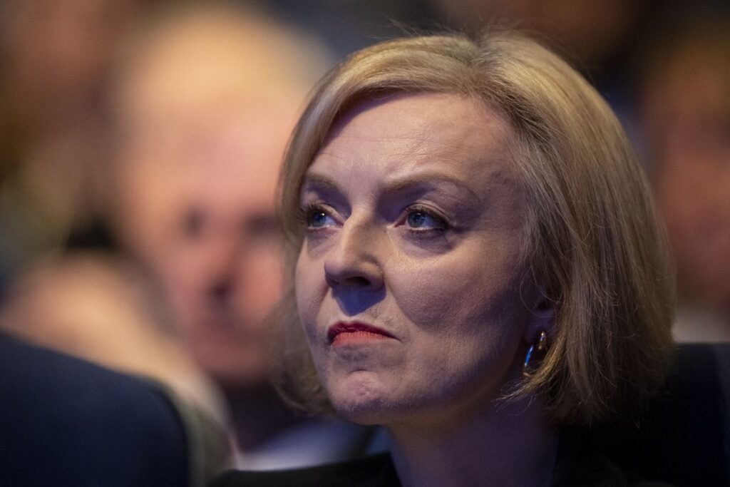 https://elpais.com/internacional/2022-10-04/la-marcha-atras-de-la-rebaja-de-impuestos-acentua-la-debilidad-interna-de-liz-truss-en-el-partido-conservador.html