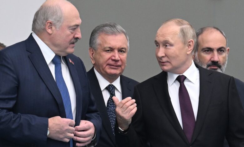 https://elpais.com/internacional/2022-10-14/bielorrusia-se-prepara-para-la-guerra.html