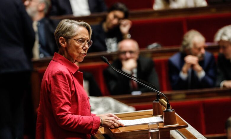 https://elpais.com/internacional/2022-10-24/el-gobierno-frances-supera-una-mocion-de-censura-de-la-izquierda-apoyada-por-le-pen.html