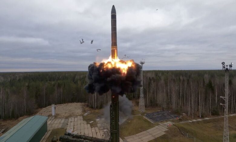 https://elpais.com/internacional/2022-10-26/putin-eleva-la-tension-con-un-ensayo-de-un-ataque-nuclear-masivo.html