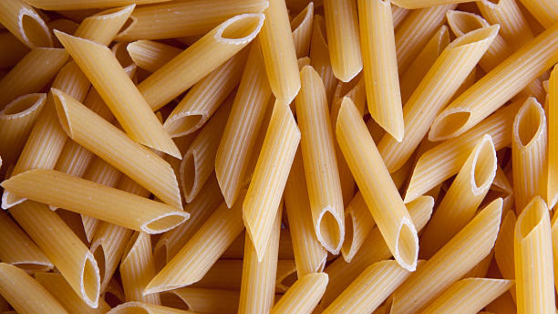 ¿Cuál es la diferencia entre macarrones y penne?