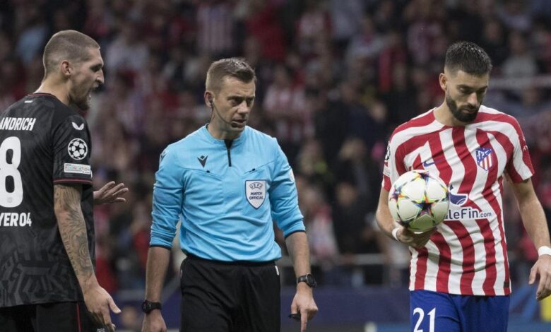 ¿Debió repetirse el penalti de Carrasco?