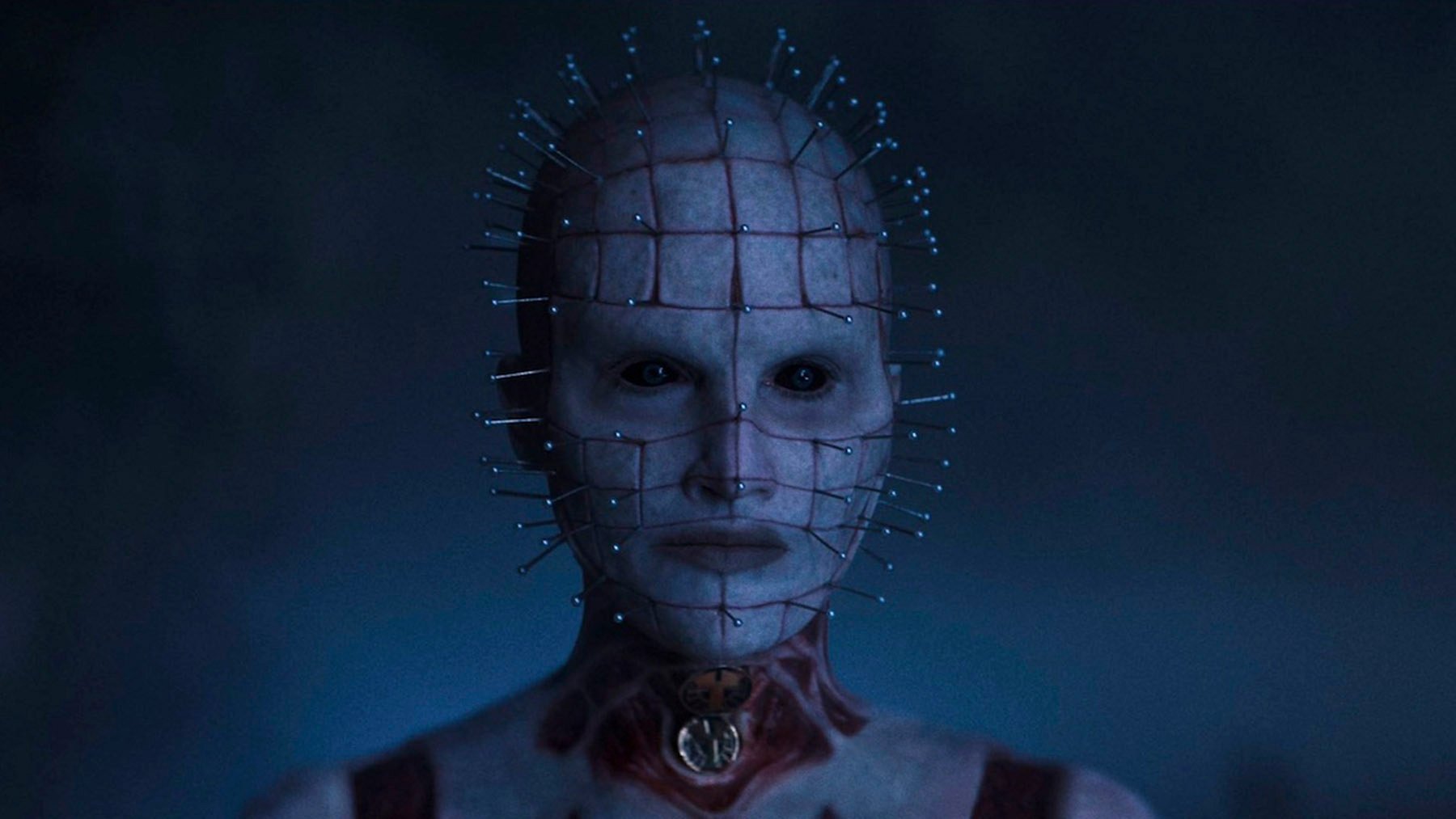 ‘Hellraiser’: Jamie Clayton muestra la increíble transformación en cenobita para el nuevo reboot